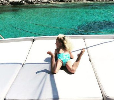 Η Βίκυ Καγιά δημοσίευσε φωτογραφίες από την εξόρμηση με τα παιδιά στη Μύκονο & τρέλανε το Instagram