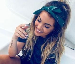 Bandana is back: Πώς να δέσεις μία μπαντάνα στα μαλλιά σου με 8 διαφορετικούς τρόπους