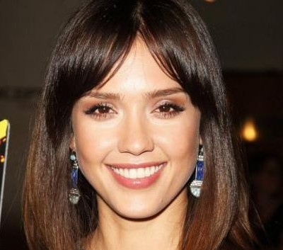 Αν διστάζεις να κόψεις αφέλειες με το μακρύ καρέ, τότε με αυτά τα παραδείγματα θα το ξανασκεφτείς