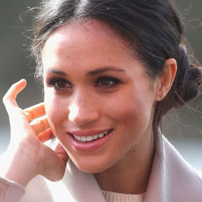 Αυτό το στυλ φορέματος το λατρεύουν όλες οι «γαλαζοαίματες»