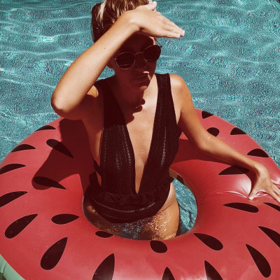 Έχεις λεκέ από κόκκινα φρούτα στα ρούχα σου; Δες πώς θα τον απομακρύνεις!