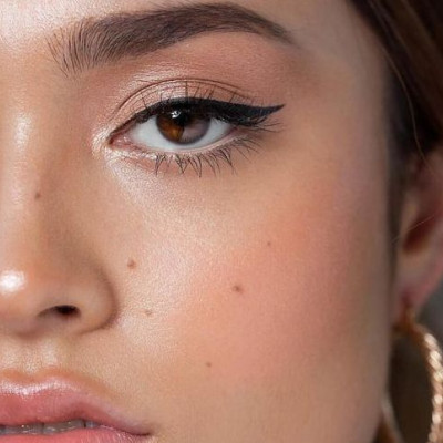 Ο πιο εύκολος τρόπος για να πετύχεις σωστά τη γραμμή του eyeliner