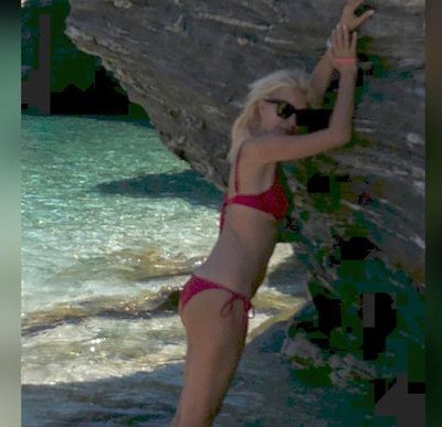 Ελένη: Κάνει πρωινές βουτιές στην Άνδρο και ρίχνει το instagram με το μικροσκοπικό μπικίνι της