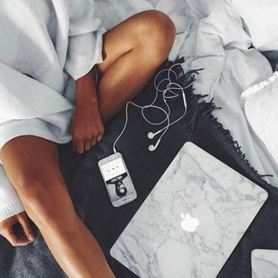 Πώς να κρατήσεις τον εαυτό σου ξύπνιο στη δουλειά, χωρίς σταγόνα καφεΐνης