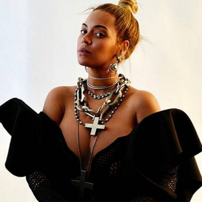 Οι διακοπές της Beyonce στην Ιταλία αναζωπυρώνουν τις φήμες περί εγκυμοσύνης