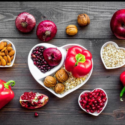Υγεία καρδιάς: Ποιες τροφές την ωφελούν και ποιες τη βλάπτουν