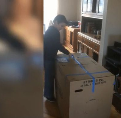 Έχεις αδερφό μακριά; Προσπάθησε να μην κλάψεις όταν δεις αυτό το βίντεο