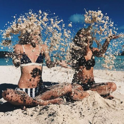 Κεφάλαιο selfie: 39 captions που μπορείς να βάλεις στη φωτό που μόλις έβγαλες με την κολλητή