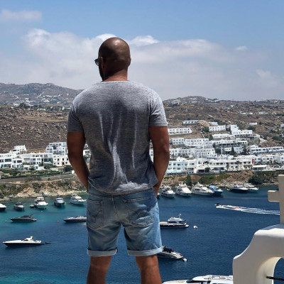 Ένας από τους πιο sexy άνδρες του Hollywood ήρθε στην Ελλάδα