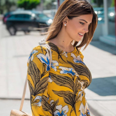 Η Σταματίνα Τσιμτσιλή με καυτό τζιν σορτς στις διακοπές της