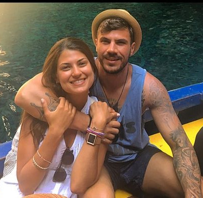 Πετρετζίκης – Παπαλεωνιδοπούλου: Δεν κρύβουν τον έρωτά τους - Οι νέες φωτό από τις διακοπές τους