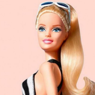 Τέλος στο body shaming: Τώρα (και) η Barbie έχει κυτταρίτιδα