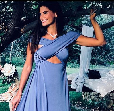 Η Χριστίνα Μπόμπα κάνει πρόβα νυφικού