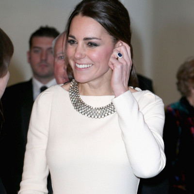 Γιατί ξαφνικά έχει γίνει τόσο μεγάλος ντόρος για το δαχτυλίδι αρραβώνων της Kate Middleton;