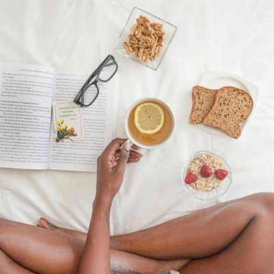 Τι ώρα πρέπει να τρως πρωινό και βραδινό για να χάσεις λίπος;