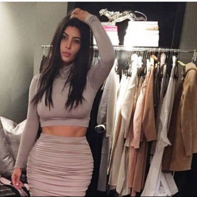 Η Kim Kardashian προσέλαβε μοντέλα για να δοκιμάζουν τα ρούχα της ντουλάπας της (pics)