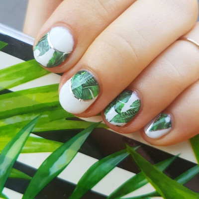 O καιρός είναι τροπικός… ώρα για tropical nails!