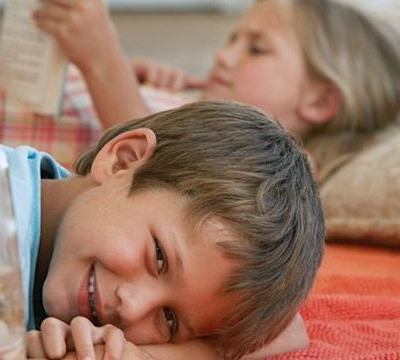 Επιστροφή στο σχολείο: Πώς θα κρατήσεις τις ψείρες μακριά από το παιδί σου