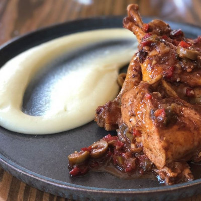 Το πιο νόστιμο κοτόπουλο κοκκινιστό με ελιές