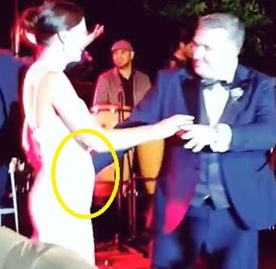 Είναι έγκυος η Υβόννη Μπόσνιακ; Η φουσκωμένη κοιλίτσα που πυροδότησε σχόλια