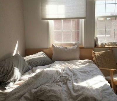 Τρεις τρόποι να αφαιρέσεις από τα σεντόνια και τα ρούχα σου, τον πιο δύσκολο λεκέ της εφηβείας