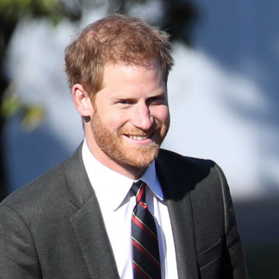 Τι ακριβώς συμβαίνει με τη βέρα του πρίγκιπα Harry και γιατί τον σχολιάζει όλος ο κόσμος;