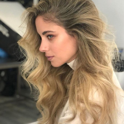 Η Δούκισσα Νομικού μας δείχνει το ιδανικό outfit για τις ημέρες που δεν ξέρουμε τι να φορέσουμε