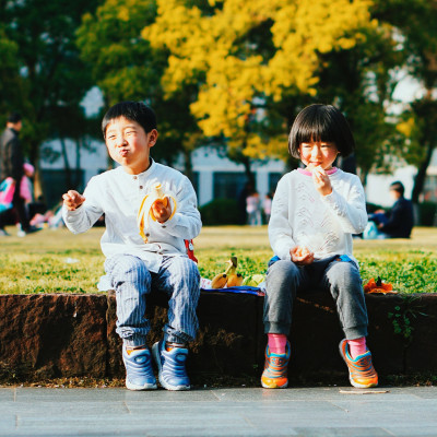 Το πιο συγκινητικό video της ημέρας έχει πρωταγωνιστές τα δύο πιο γλυκά παιδάκια του κόσμου