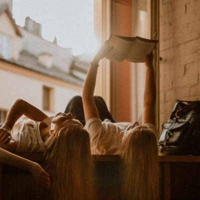 4 βιβλία που θα θέλεις να διαβάζεις όλο το φθινόπωρο