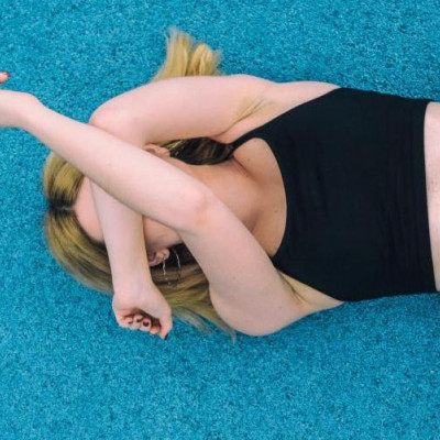 Θα πεις όχι; 15λεπτο πρόγραμμα σύσφιξης γλουτών αυστηρά για… τεμπέλες