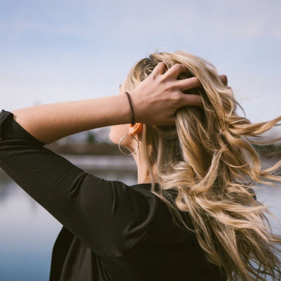 Κεφάλαιο μαλλιά: Αλήθεια, εσύ γνωρίζεις τι βαφή μαλλιών χρησιμοποιεί ο κομμωτής σου;