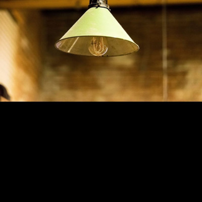 Φίλε φοιτητή, να πώς αλλάζουν μια λάμπα!