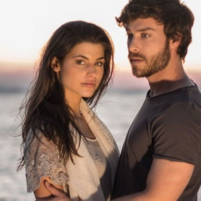 «Το Τατουάζ»: Κεραυνοβόλος έρωτας στο πλατό