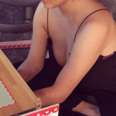 Τα δύο παιδιά της κάνουν μπάνιο στο νιπτήρα και δεν τη νοιάζουν τα αρνητικά σχόλια! (pics)