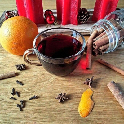 Glühwein ζεστό γλυκό κρασί