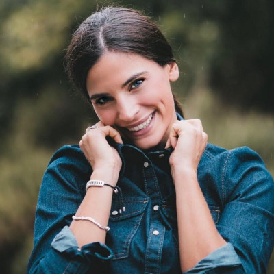 Χριστίνα Μπόμπα: Οι μέχρι σήμερα αδημοσίευτες φωτογραφίες από την παιδική της ηλικία