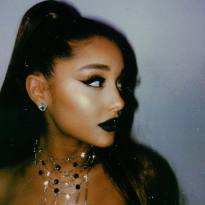 Η Ariana Grande «έσπασε» τη σιωπή της μετά τη διάλυση του αρραβώνα και πήρε μια σημαντική απόφαση