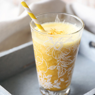 Sunshine smoothie: Είναι πανεύκολο και θα σε γεμίσει ενέργεια