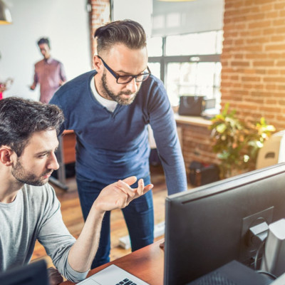 Πέντε σημεία που δεν πρέπει να πιάσεις ποτέ στο γραφείο (pics)