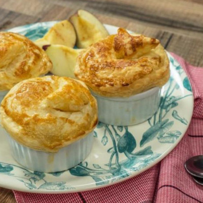 Πανεύκολες ατομικές μηλόπιτες με 5 υλικά - Εσείς, ακόμη να τις φτιάξετε;