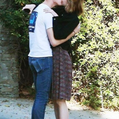 Οι δύο ηθοποιοί επιβεβαίωσαν τον έρωτά τους με ένα φιλί