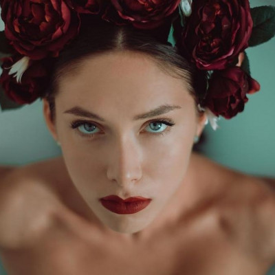 Η κόρη της Εβελίνας Παπούλια έγινε τραγουδίστρια κι αντέγραψε την Shakira