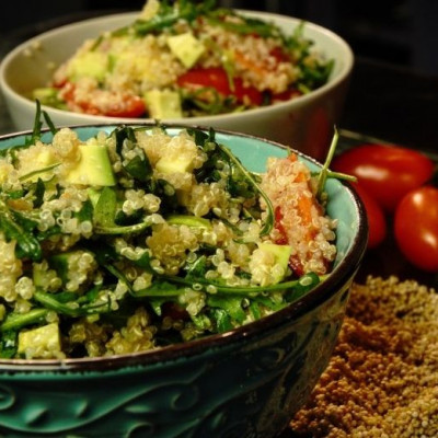 Σαλάτα με κινόα και αβοκάντο
