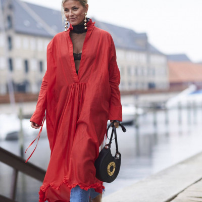 Θες να φορέσεις το καλοκαιρινό σου φόρεμα και τον χειμώνα; Σου δείχνουμε 5 τρόπους για να το κάνεις