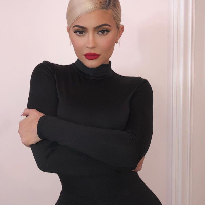 Δεν θα πιστέψεις τι δώρο πήρε η Kylie Jenner στη μητέρα της για τα γενέθλιά της