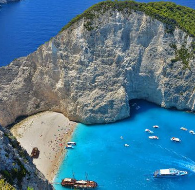 Ζάκυνθος: Άλλαξε χρώμα η θάλασσα στο «Ναυάγιο» - Οι πρώτες εικόνες μετά το σεισμό (vid)