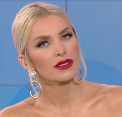 Ξέσπασε η Κατερίνα Καινούργιου: «Διαβάζω παντού τέρατα ότι τα έχω φτιάξει με τον γιο μου»!