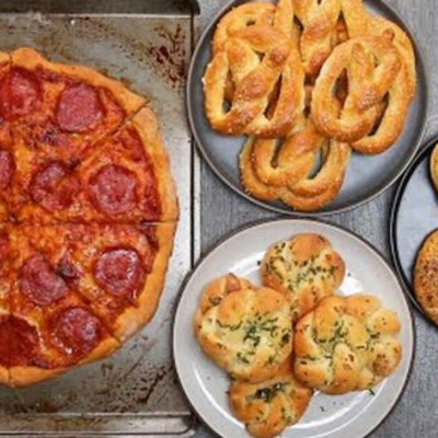 Ζύμη για πίτσα (και όχι μόνο) με 2 υλικά (vid)