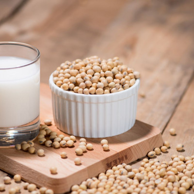 Γάλα σόγιας: Γιατί θεωρείται το καλύτερο υποκατάστατο του ζωικού γάλακτος