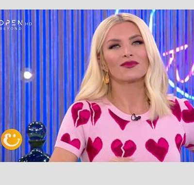 Ξεσπά η Καινούργιου: «Ο κόσμος με έχει επιλέξει και είμαι εδώ, παρόλο που έχω υαλουρονικό στα χειλη»